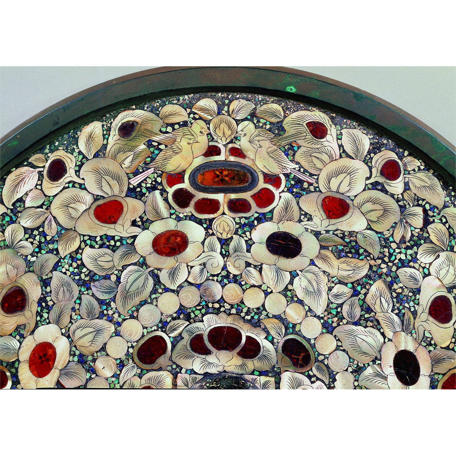 平螺鈿背円鏡 附 題箋 | 主な出陳宝物 | 開催概要 | 正倉院展